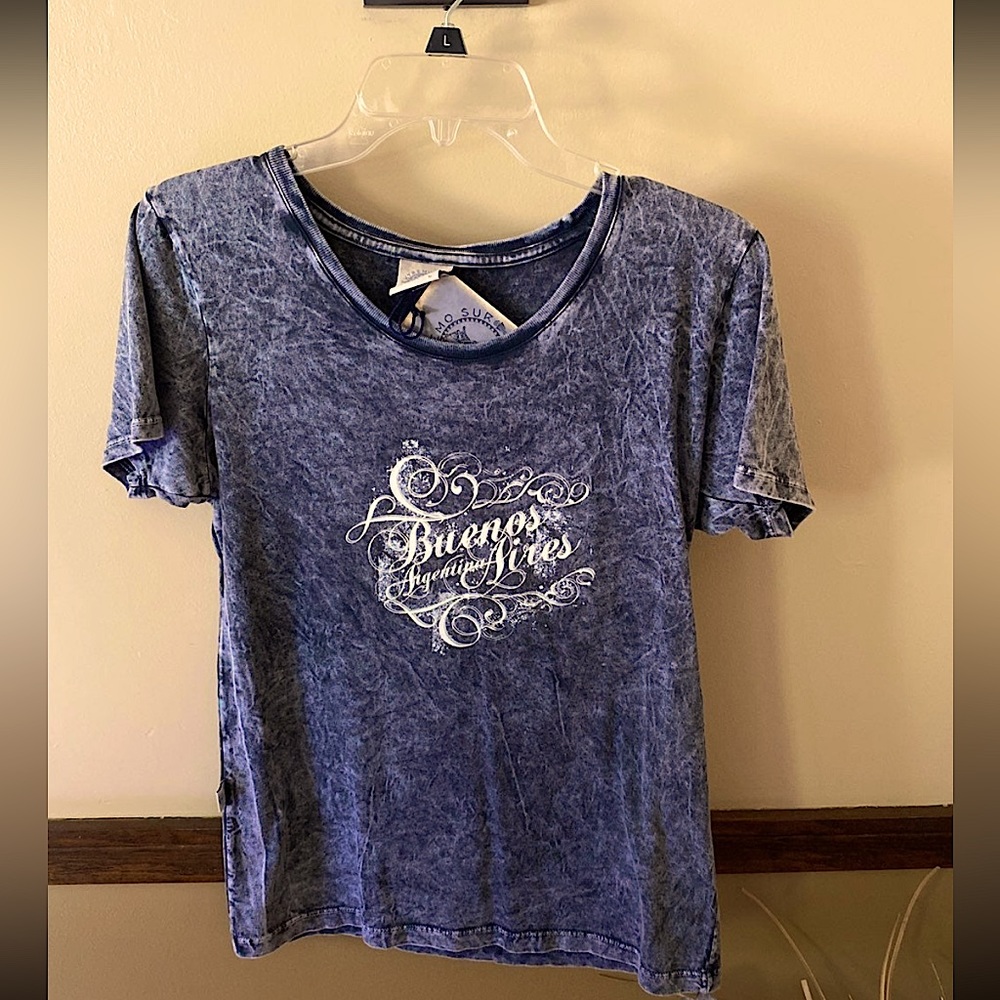 NWOT Extremo Sur ”Buenos Aires” shirt size L